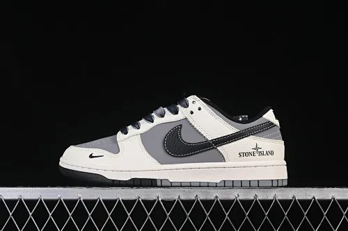 All categories Nk SB Dunk Series Nk SB Dunk Low High-end customized low-top sneakers Nike SB Dunk Low Stone Island joint beige and black stitching Anniversary high-end customized low-top casual sneakers JP8028-041